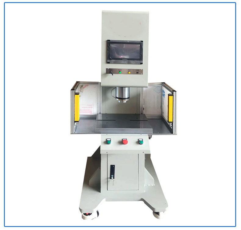 8961639536_1443919332